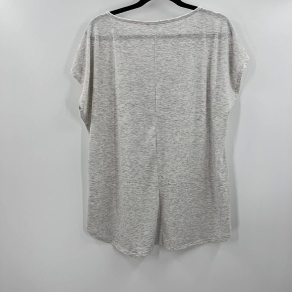 Maurices Market Fresh Flowers Heathered Gray Loose Fit Short Sleeve T Large NWT - Picture 2 of 7